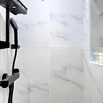 544 Champignon - Superb Sacre-coeur Appartement *